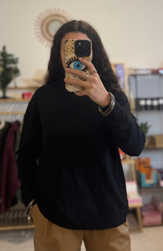 Pull noir col roulé