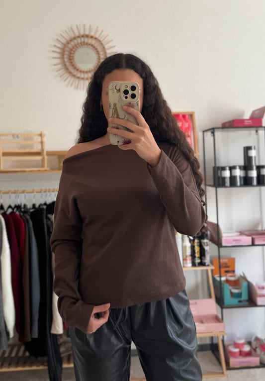 Pull épaule dénudée