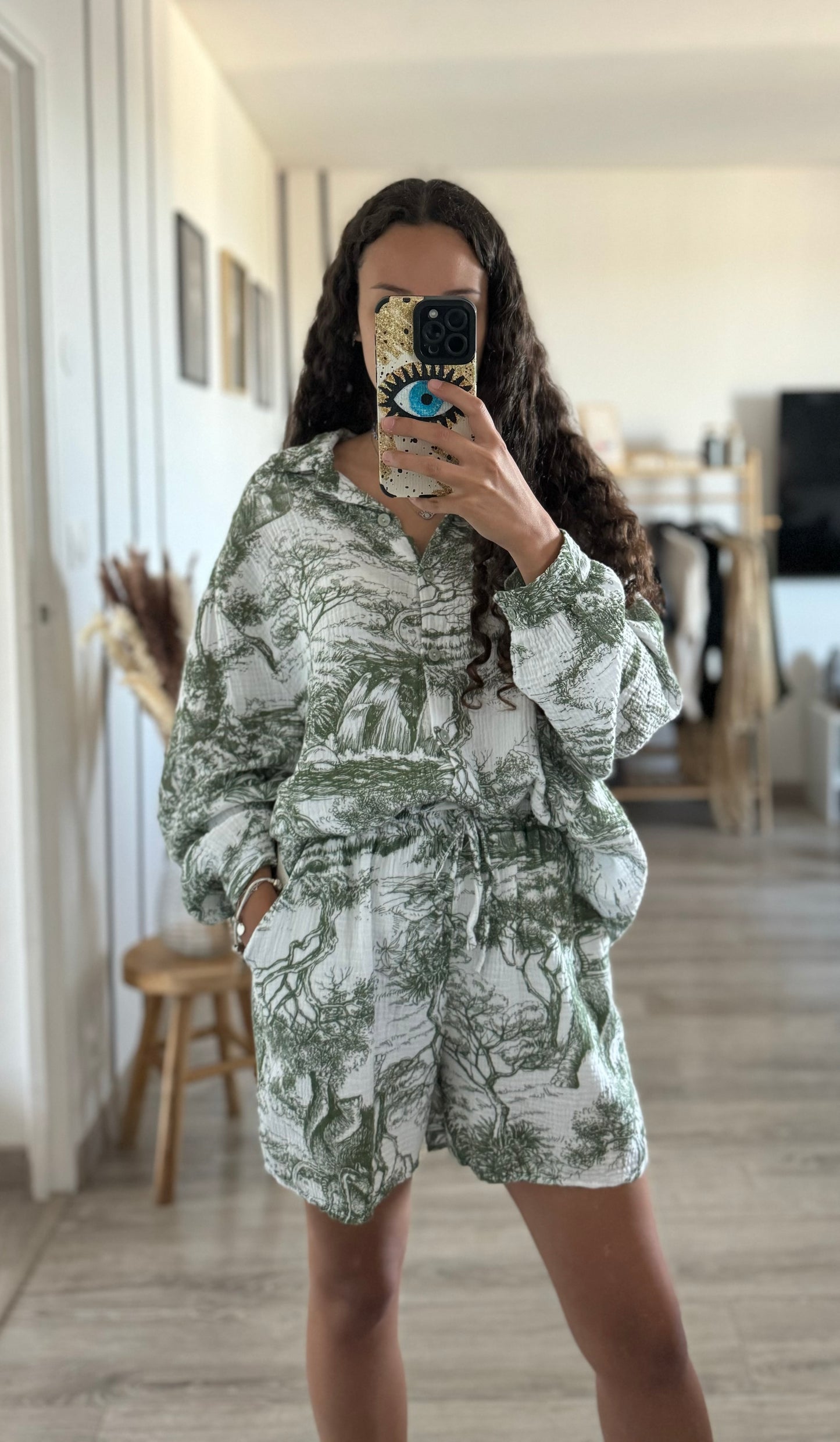 Short olive
